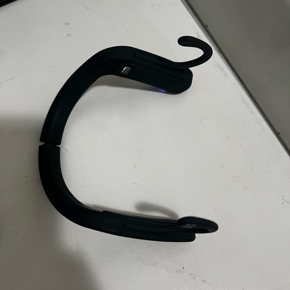 Cove Wearable device to Improve sleep and reduce stress. - Picture 4 of 9